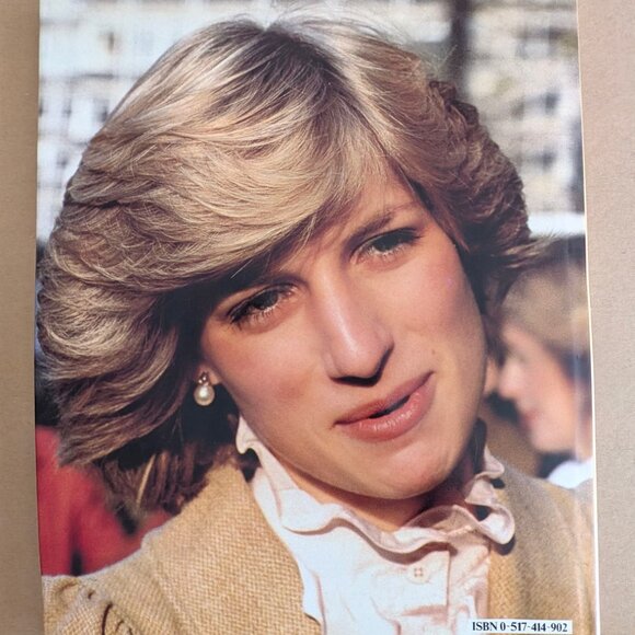 Princess Diana Lady of Fashion by Martina Shaw, 1984 HC 1st edition - Picture 4 of 4